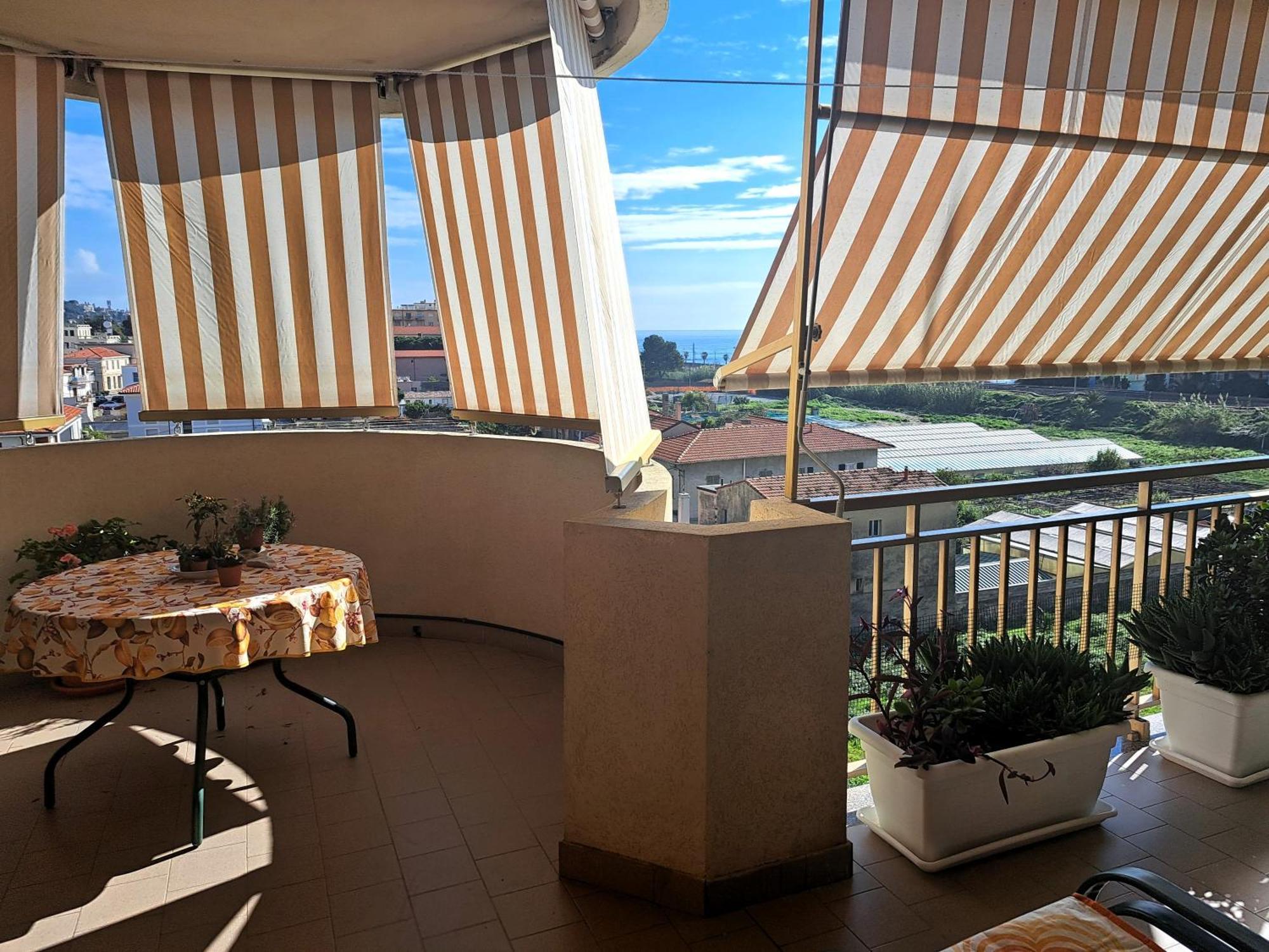Appartamento - Terrazzo Vivibile Vista Mare, Wi-Fi Gratuito Валекрозия Екстериор снимка